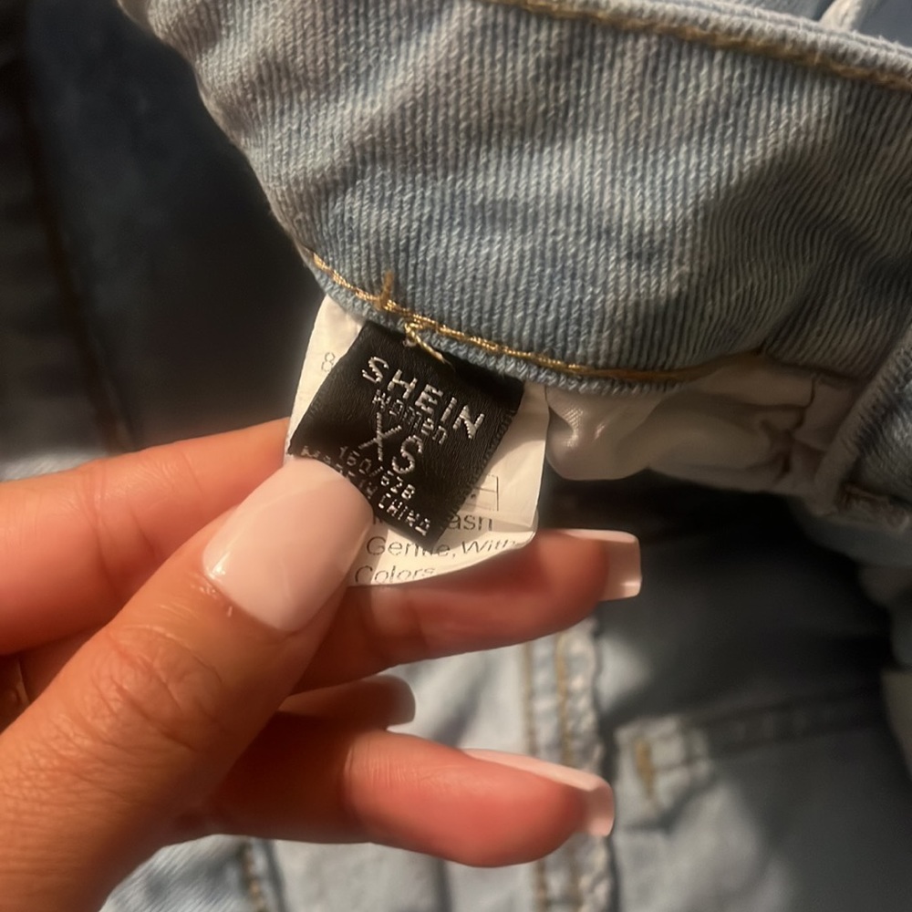 Boyfriend for boot cut crop light ripped denim 💙 - Picture 4 of 7